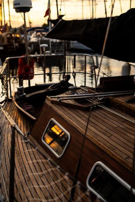 The Captains Locker - 30Ft Yacht San Miguel de Abona Exterior photo