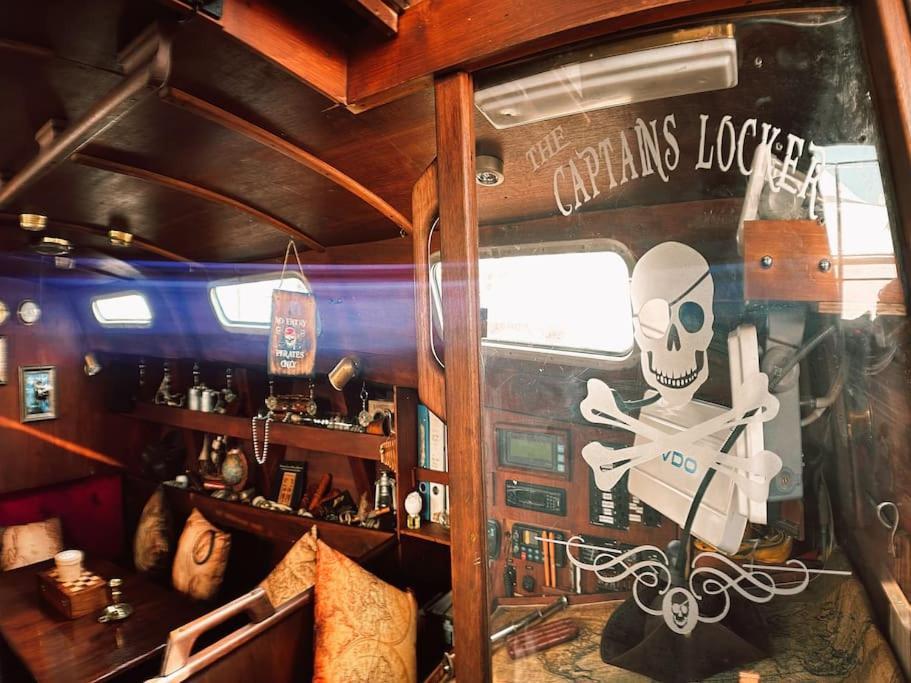 The Captains Locker - 30Ft Yacht San Miguel de Abona Exterior photo