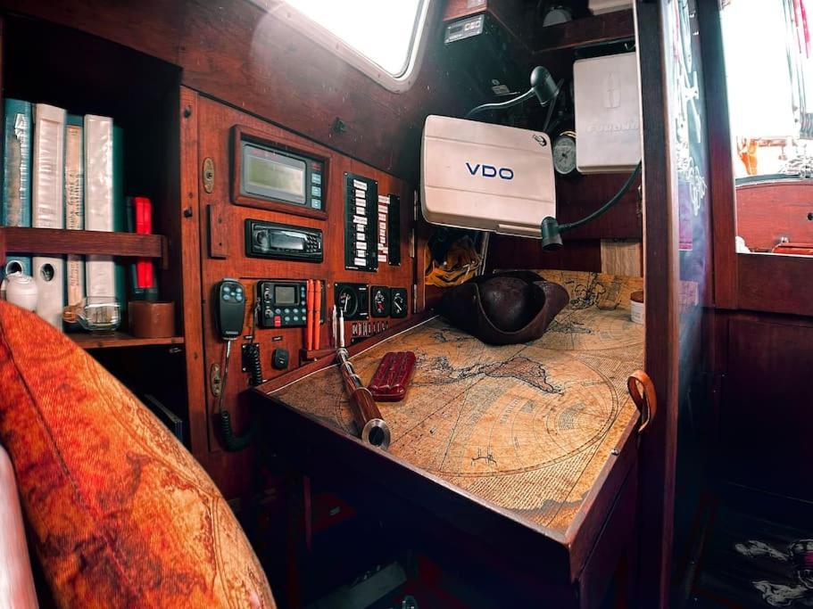 The Captains Locker - 30Ft Yacht San Miguel de Abona Exterior photo